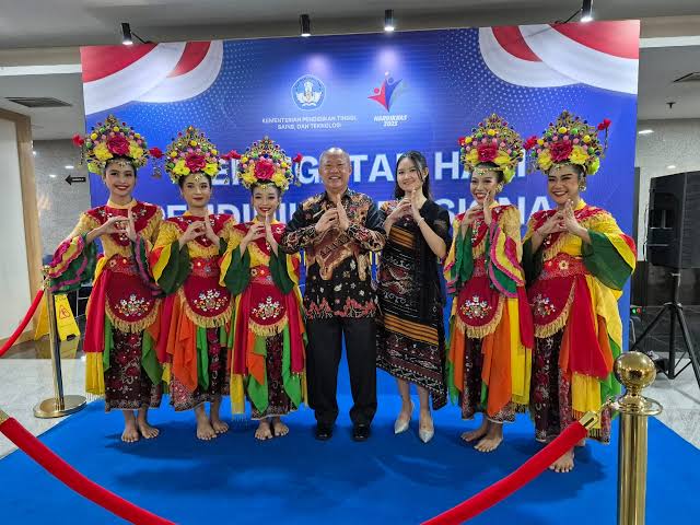 Pimpin Upacara Hardiknas, Mendiktisaintek Sebut Transformasi Menuju Pendidikan Berdampak