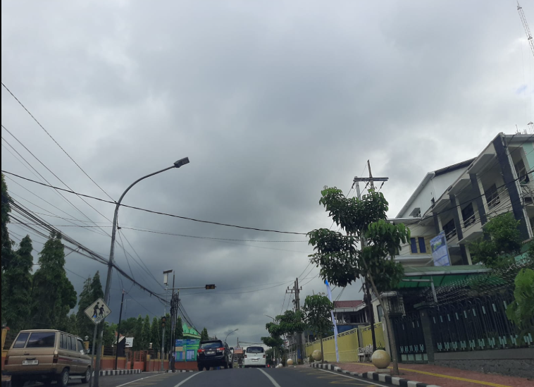 Cuaca Malang Raya 7 Mei Dominan Berawan-Cerah Berawan, Potensi Gerimis Siang/Sore/Malam Terutama Pujon-Batu