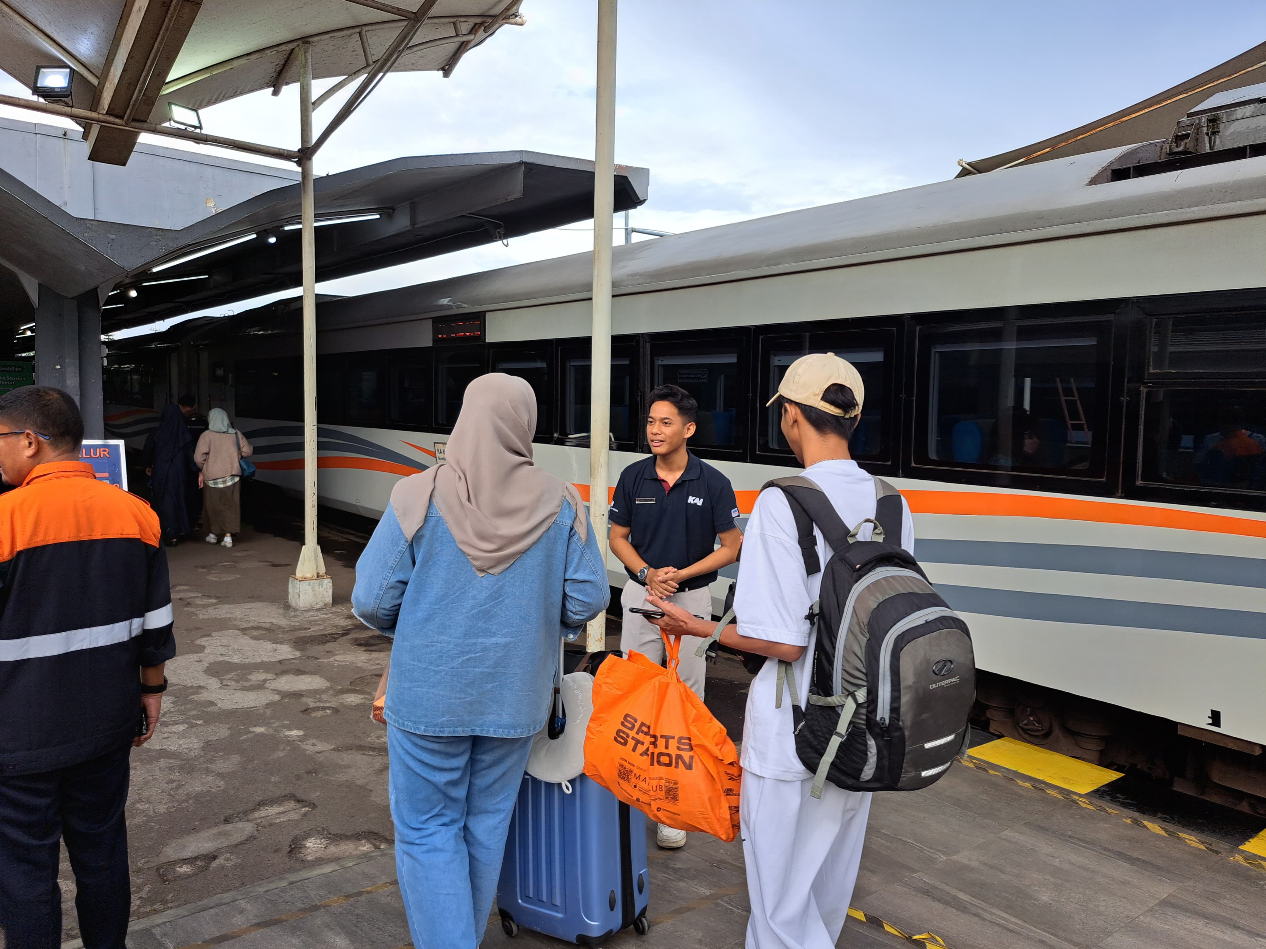 Hari Pertama Angkutan Lebaran 2025, Hampir 4.000 Penumpang Berangkat dari Stasiun Malang