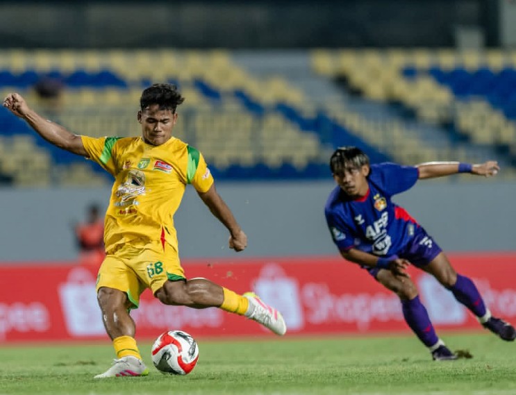 Mengintip Persebaya Jelang Lawan Arema FC: Toni-Tata-Gali Siap Dimainkan!