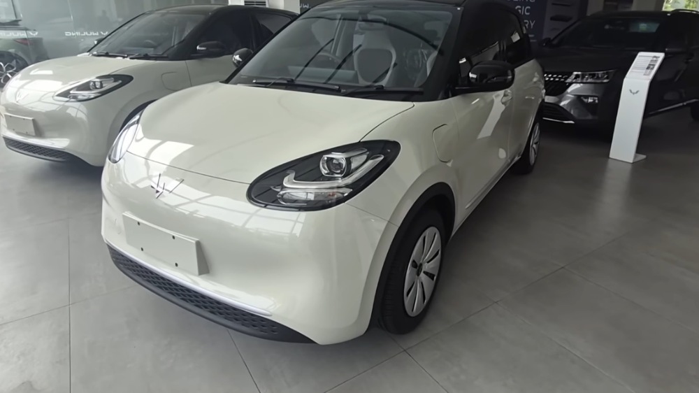 Diskon Mobil Listrik Wuling Tembus Rp100 Juta, Air EV hingga Darion Laris Diburu Konsumen