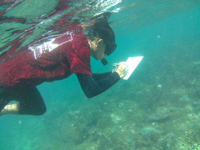 FPIK UB Turunkan Mahasiswa dan Dosen Pantau Pemutihan Karang di Pesisir Jawa Timur