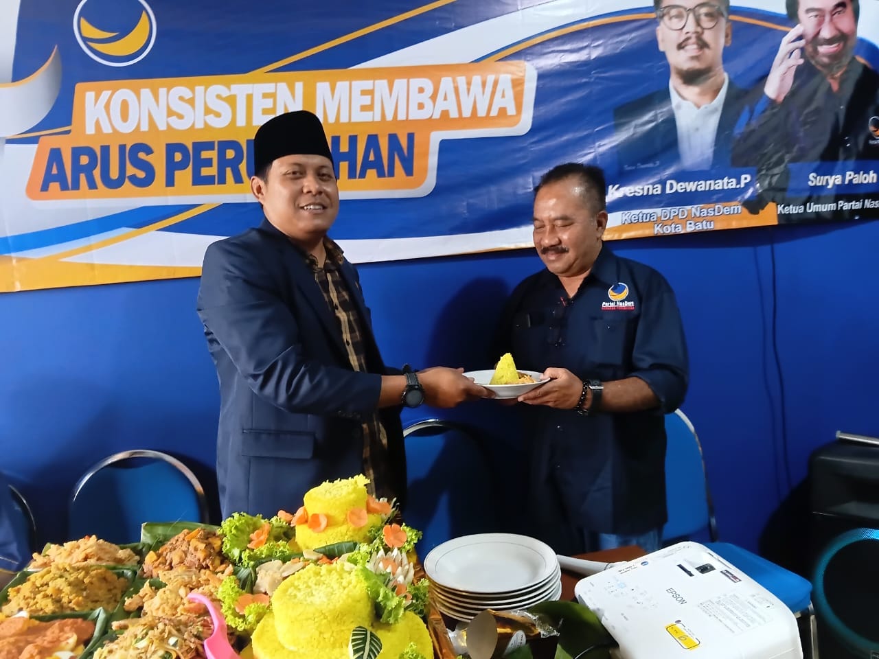 Tumpengan Ultah ke-14 Nasdem di Kota Batu, Surya Paloh Berpesan Siapkan Kemenangan Mulai Hari Ini