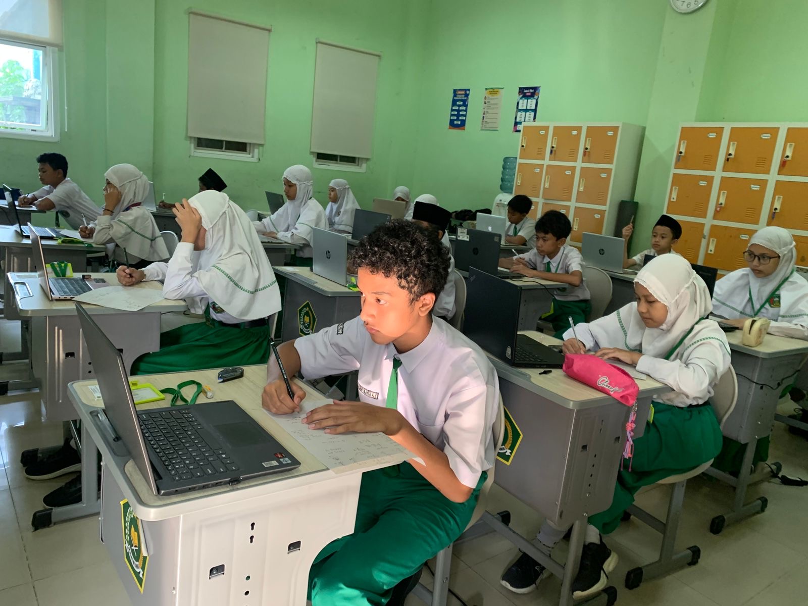 191 Siswa MIN 2 Malang Jalani Ujian Madrasah Berbasis Komputer, Pelaksanaan Lancar