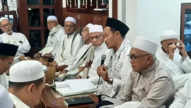 Gus Baha Ungkap Cara Istighfar yang Benar: Jangan Cuma Ingat Dosa (1)