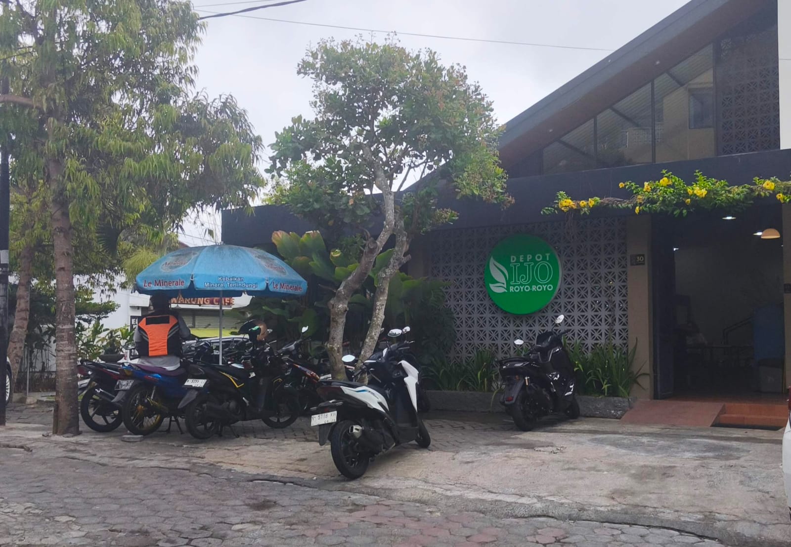 Berburu Rawon di Kota Batu, Ini 5 Warung Legendaris yang Wajib Dicoba