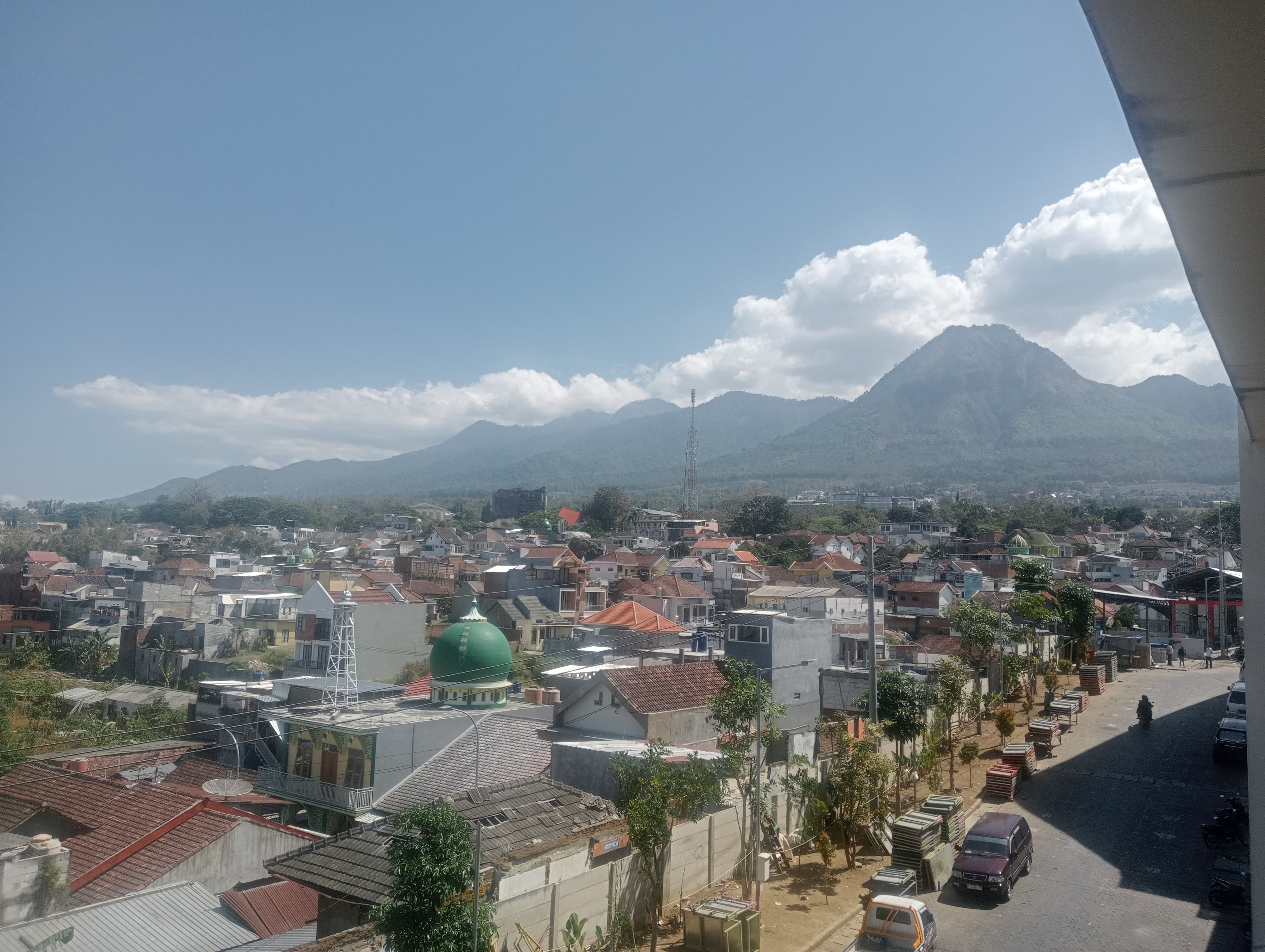 Kota Batu Hari Ini, Cuaca Diperkirakan Banyak Berawan Tebal Sampai Sore