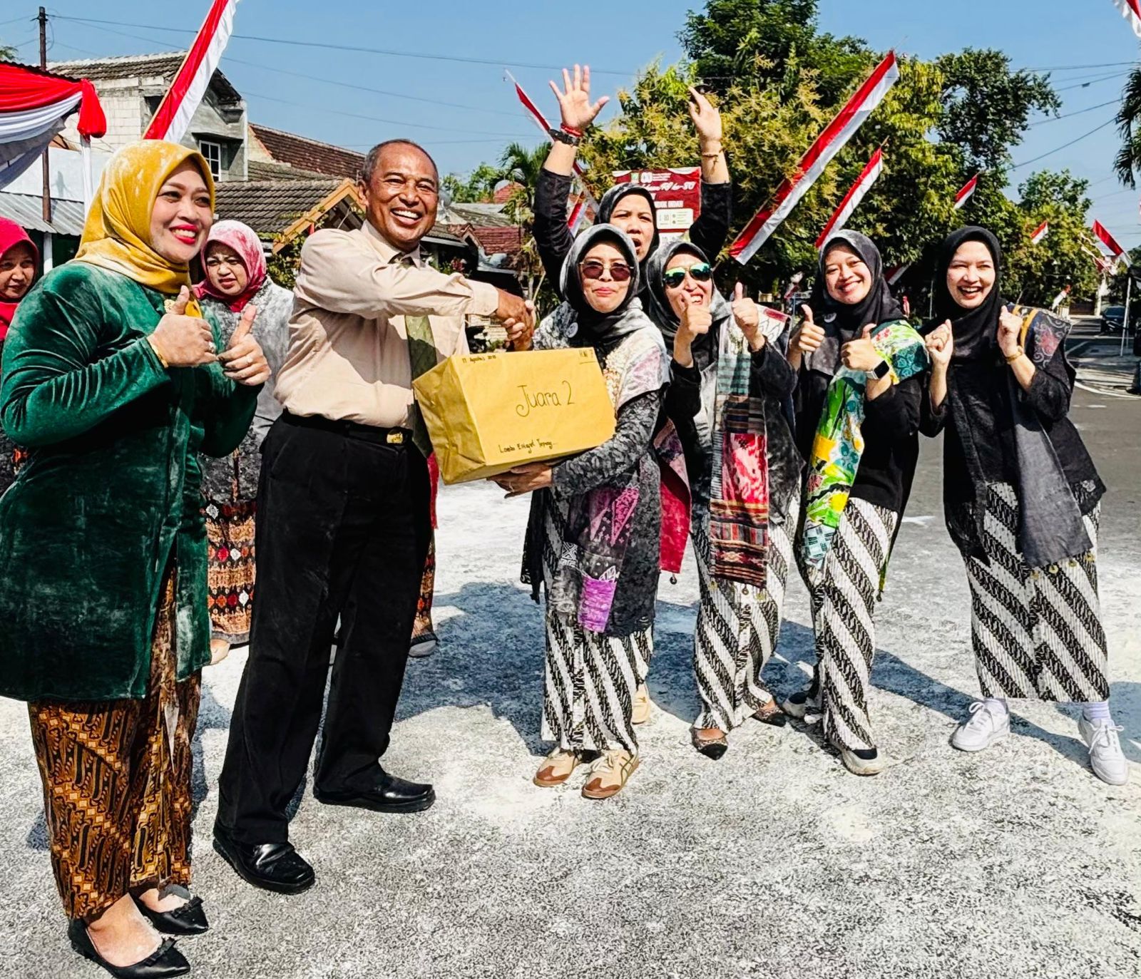 Warga Perumahan Sukun Pondok Indah Gelar Upacara Bendera dan Lomba Meriahkan HUT ke-80 RI