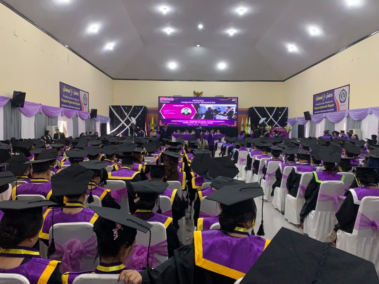 Wisuda ke-52 UNITRI, 400 Lulusan Didorong Beri Dampak Nyata bagi Masyarakat