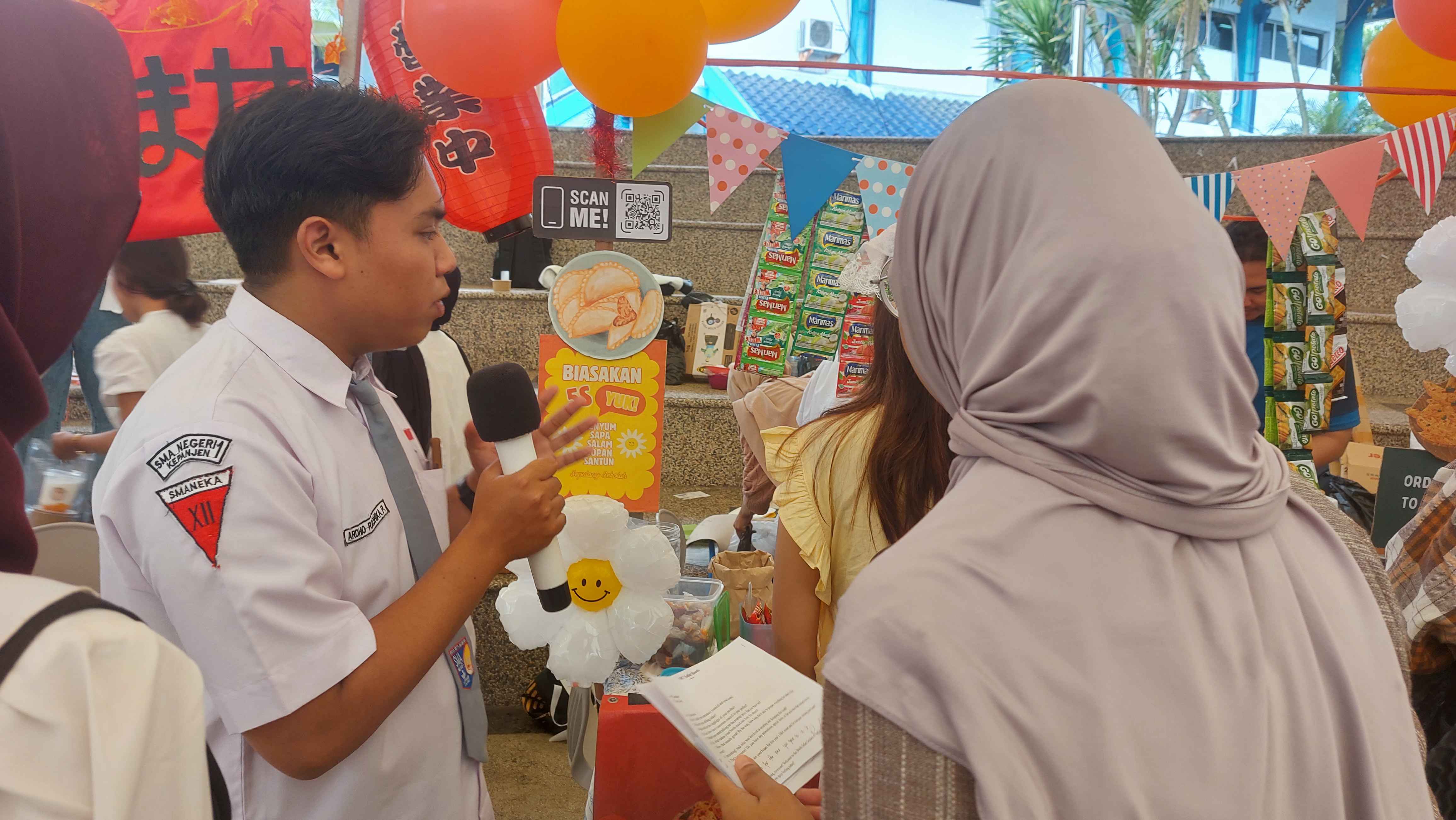 English Bazaar Polinema 2025 Dikemas ala Pesta Musim Gugur