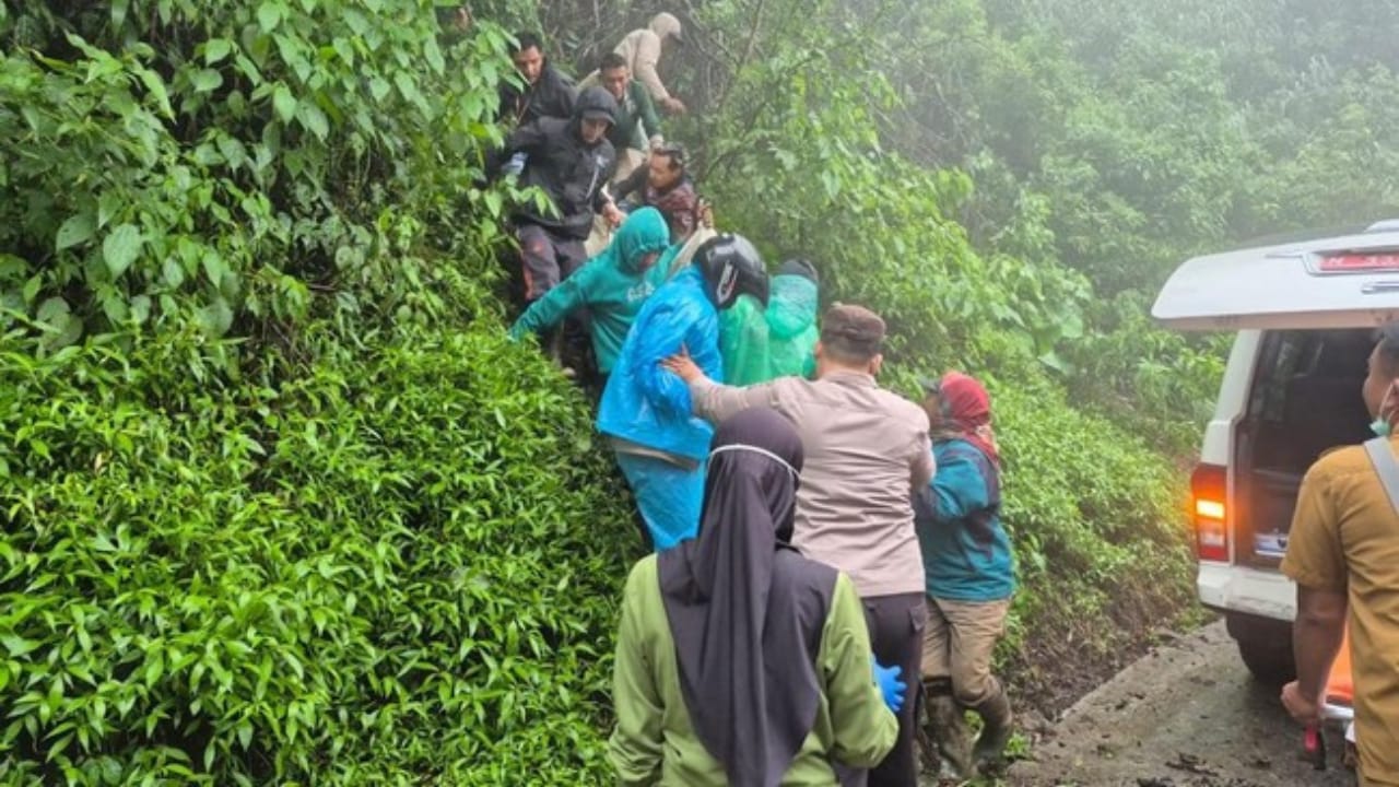 2 Wisatawan Tewas Kecelakaan di Jalur Bromo-Malang, Turunan Tajam Wedi Ireng 