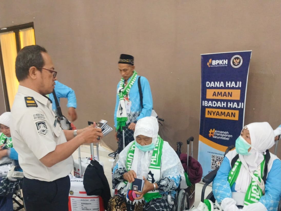 Imigrasi Surabaya Gagalkan 18 Calon Haji Nonprosedural, Berikut Ini Asal Daerah Mereka