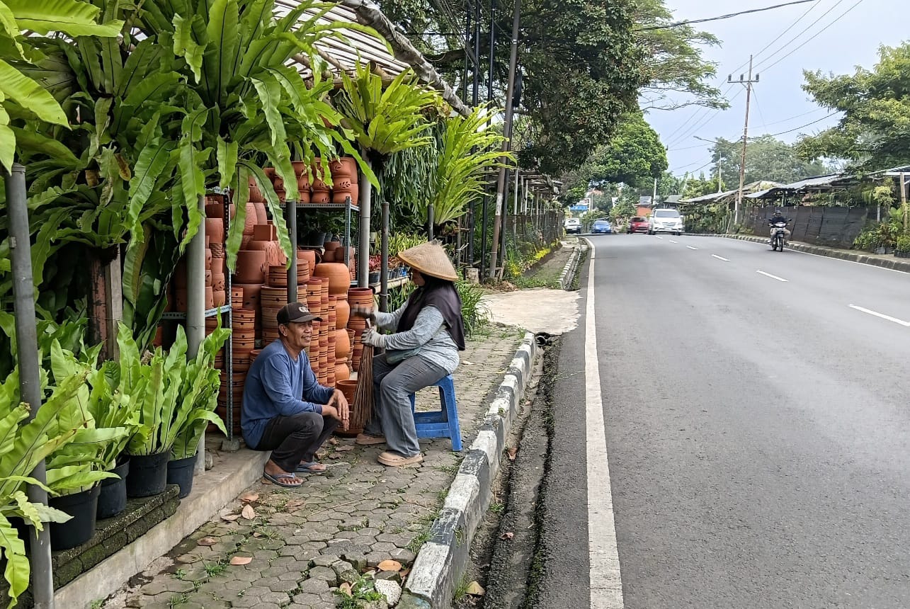 Pedagang Bunga Sepi di Akhir Tahun