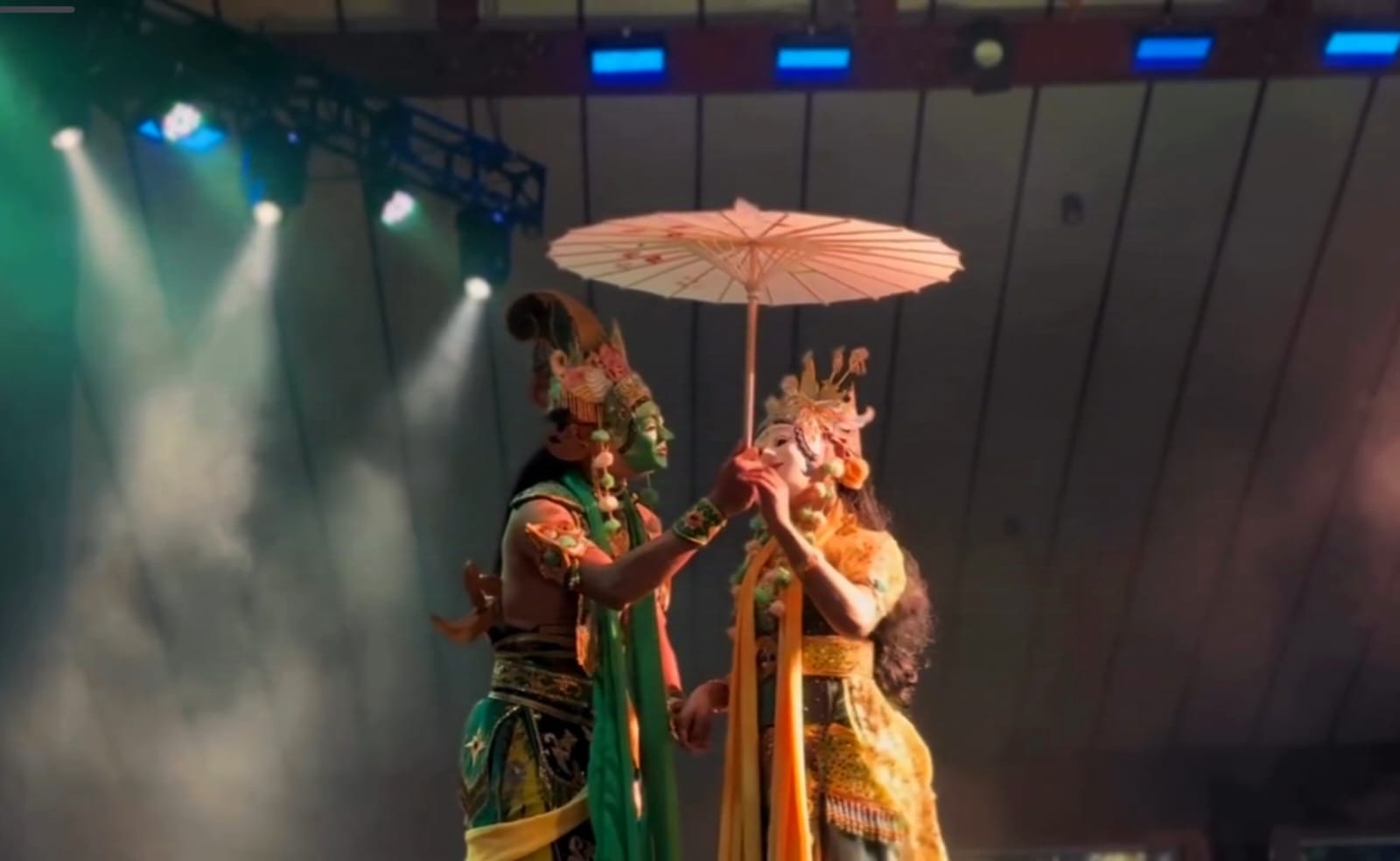 Modern Tanpa Menanggalkan Tradisi: Wayang Topeng Panji Setyakasih Memukau di Malang