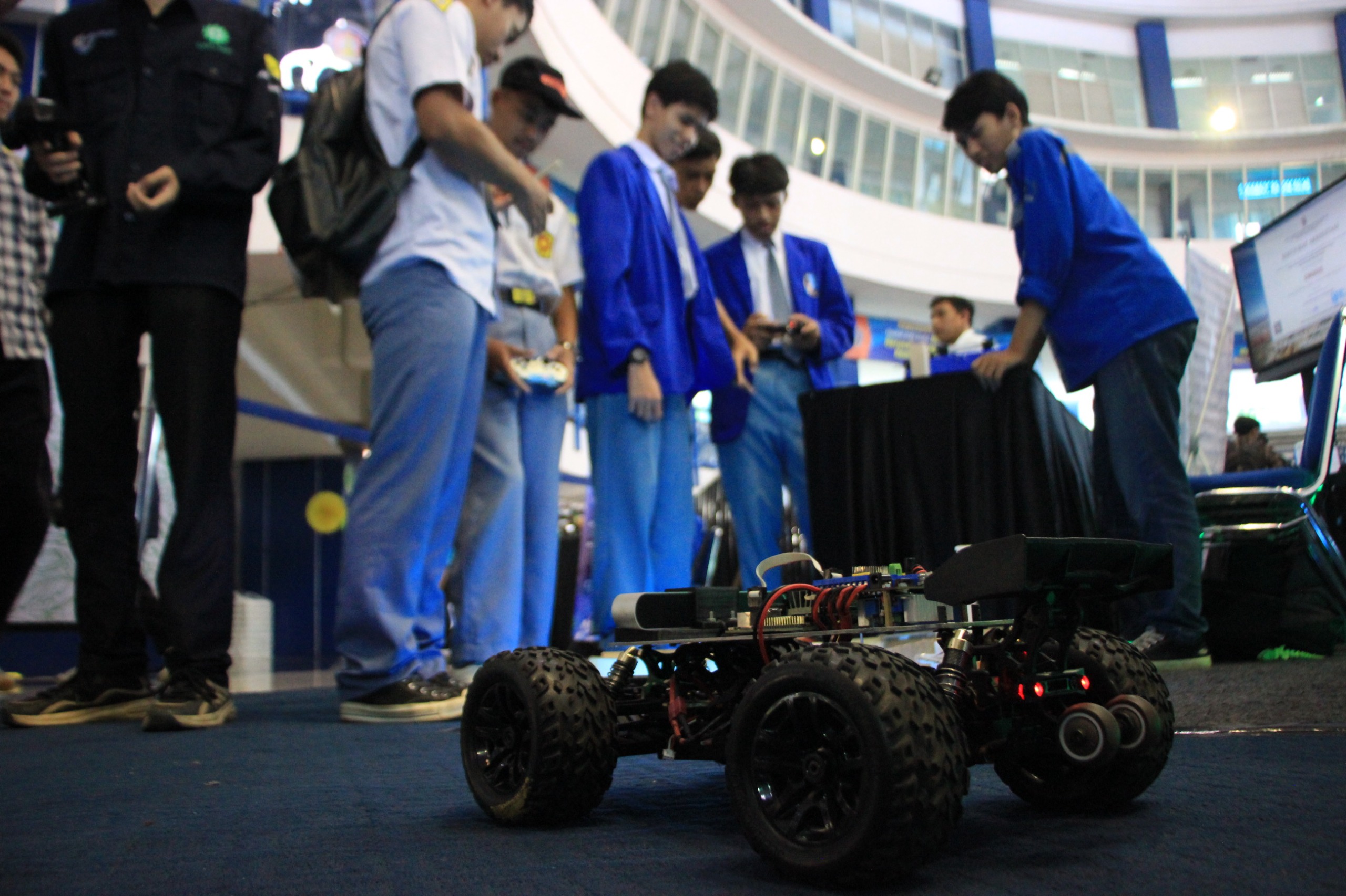 Robot Auto Mapping Polinema Bikin Siswa SMA Takjub: Canggih, Unik, dan Menginspirasi