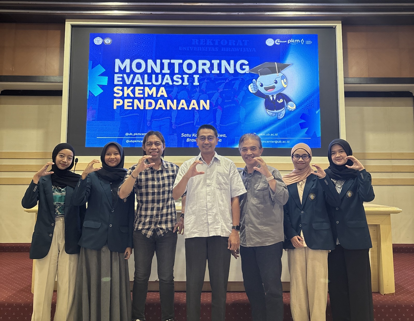 Mahasiswa UB Kembangkan Spray Kulit Kakao dan Pegagan untuk Atasi Jerawat Punggung