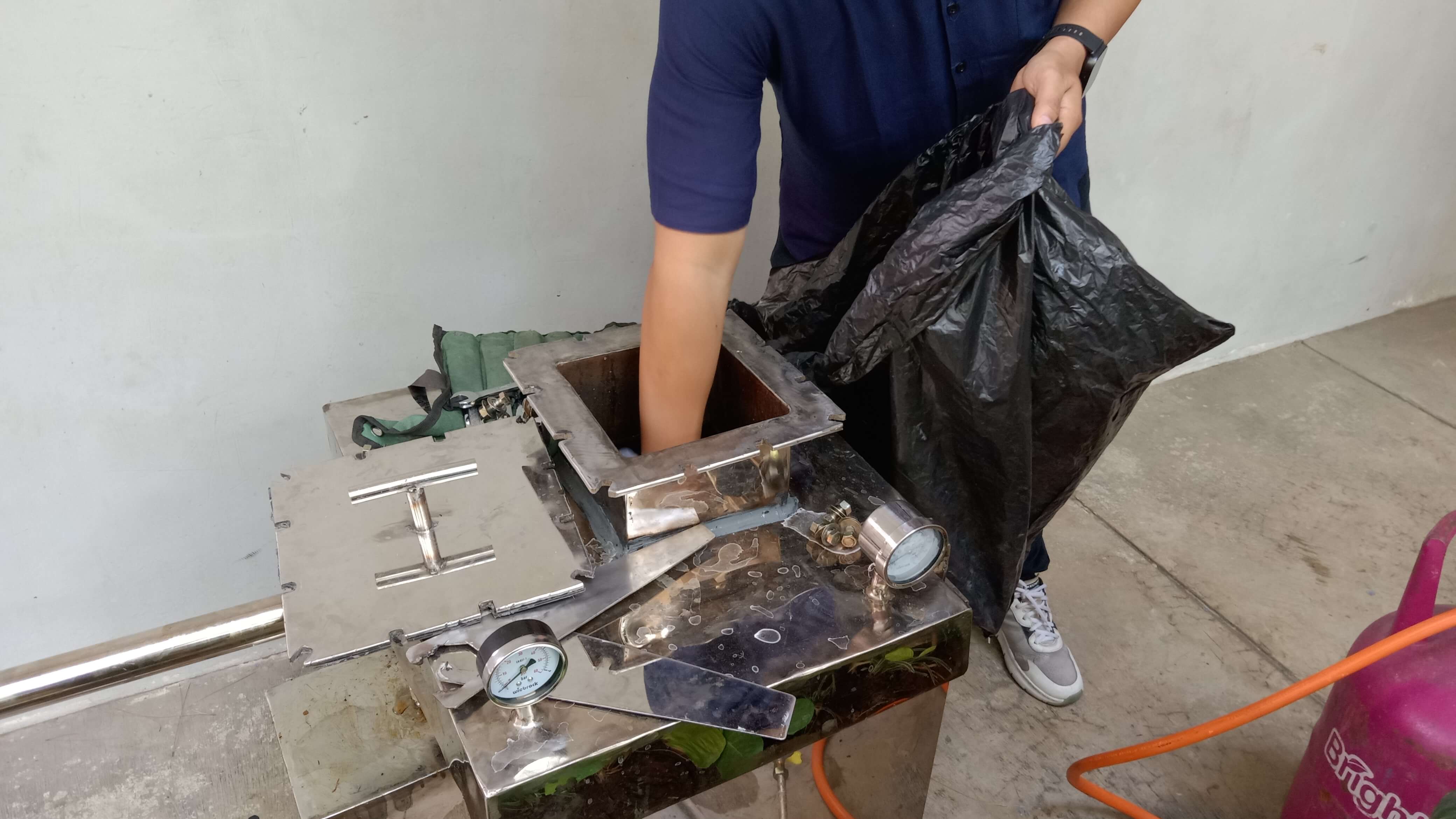 FEB UB Perkuat Green Campus, Ubah Sampah Plastik Jadi Bahan Bakar Lewat Teknologi Pirolisis