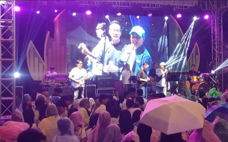 Diikuti 2.500 Maba, Universitas Insan Budi Utomo Gelar Ospek Full Hiburan