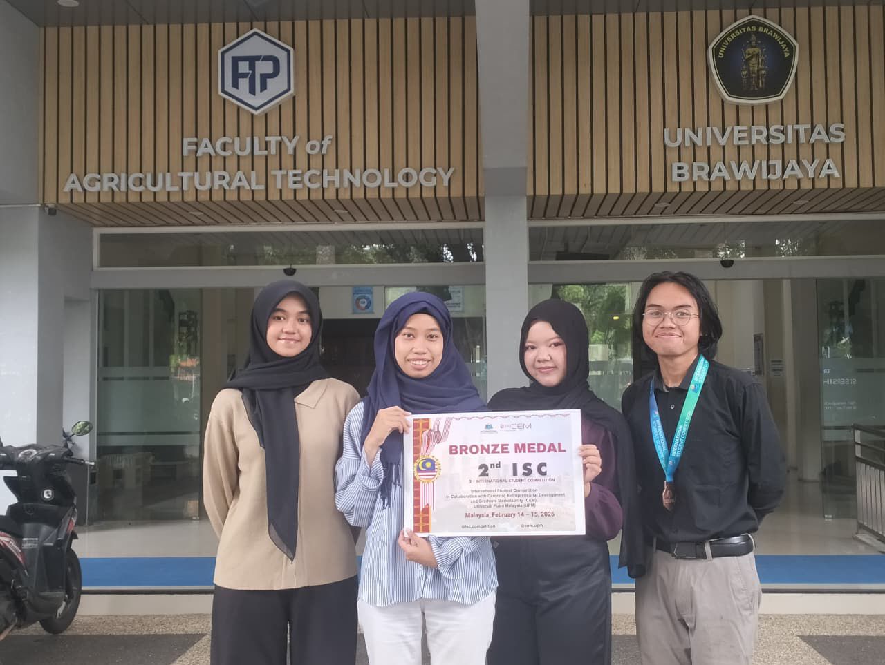 Mahasiswa UB Raih Juara Dua di Kompetisi Internasonal Malaysia dengan Inovasi Deteksi Kanker Payudara