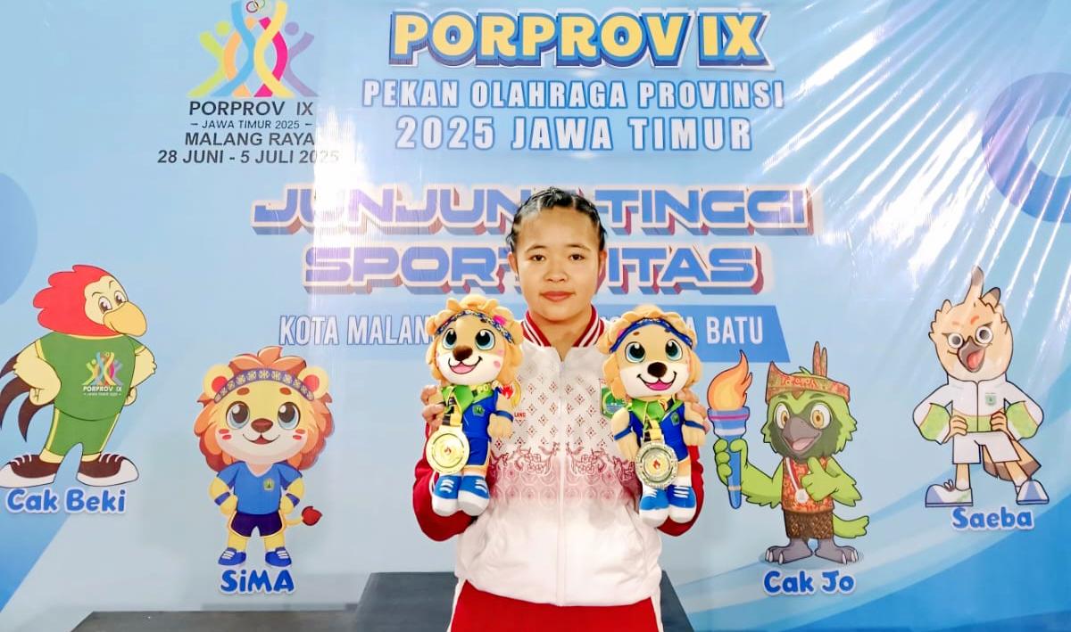 Tendangan dan Pukulan Mahasiswa Ilmu Perpustakaan UM Ini Hasilkan Medali Emas dan Perak di Porprov IX