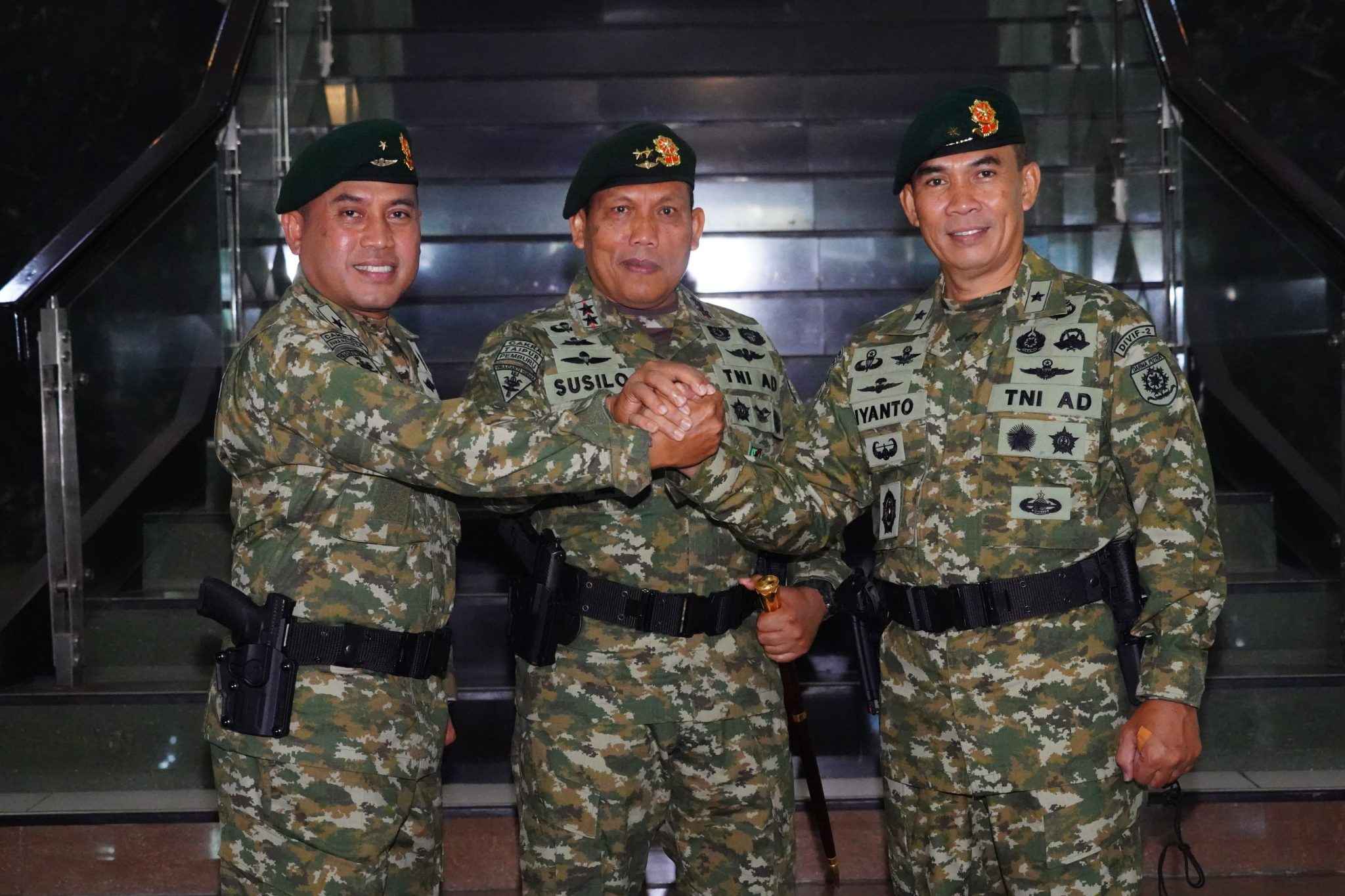 Serah Terima Jabatan Kepala Staf Divif 2 Kostrad, Tongkat Komando Dilanjutkan Brigjen TNI Riyanto