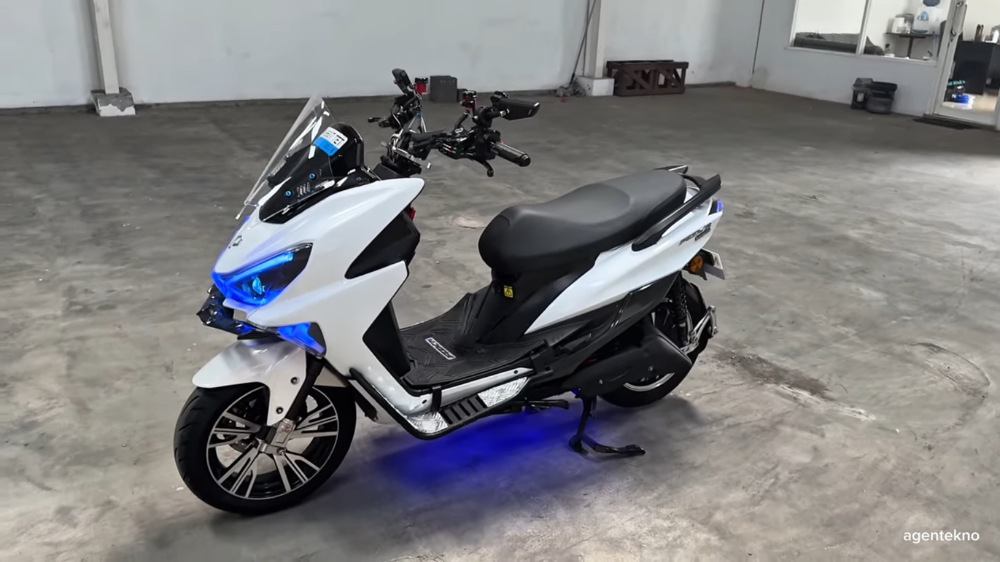 Modifikasi Polytron Fox-R: Stang TMAX, Shock Xmax, dan Fitur Tambahan Bikin Tampilan Makin Gahar