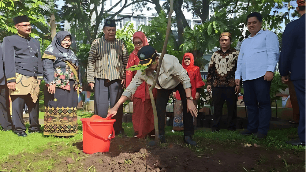 UIN Maliki Malang Dukung Gerakan Penanaman 1 Juta Pohon Matoa