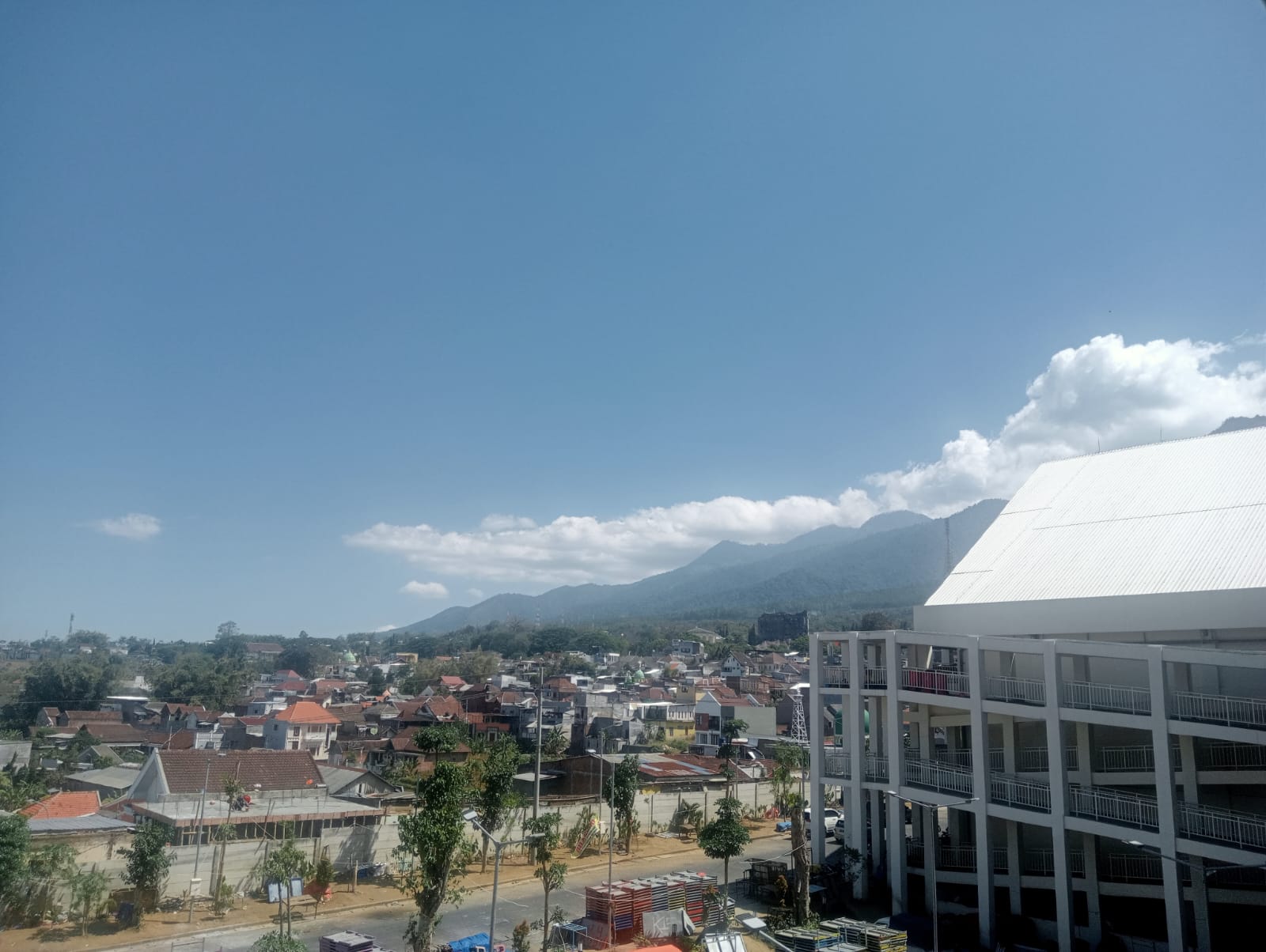 Batu Hari Ini, Tidak Hujan, Kota Batu Diramal Cerah Berawan Sepanjang Hari 