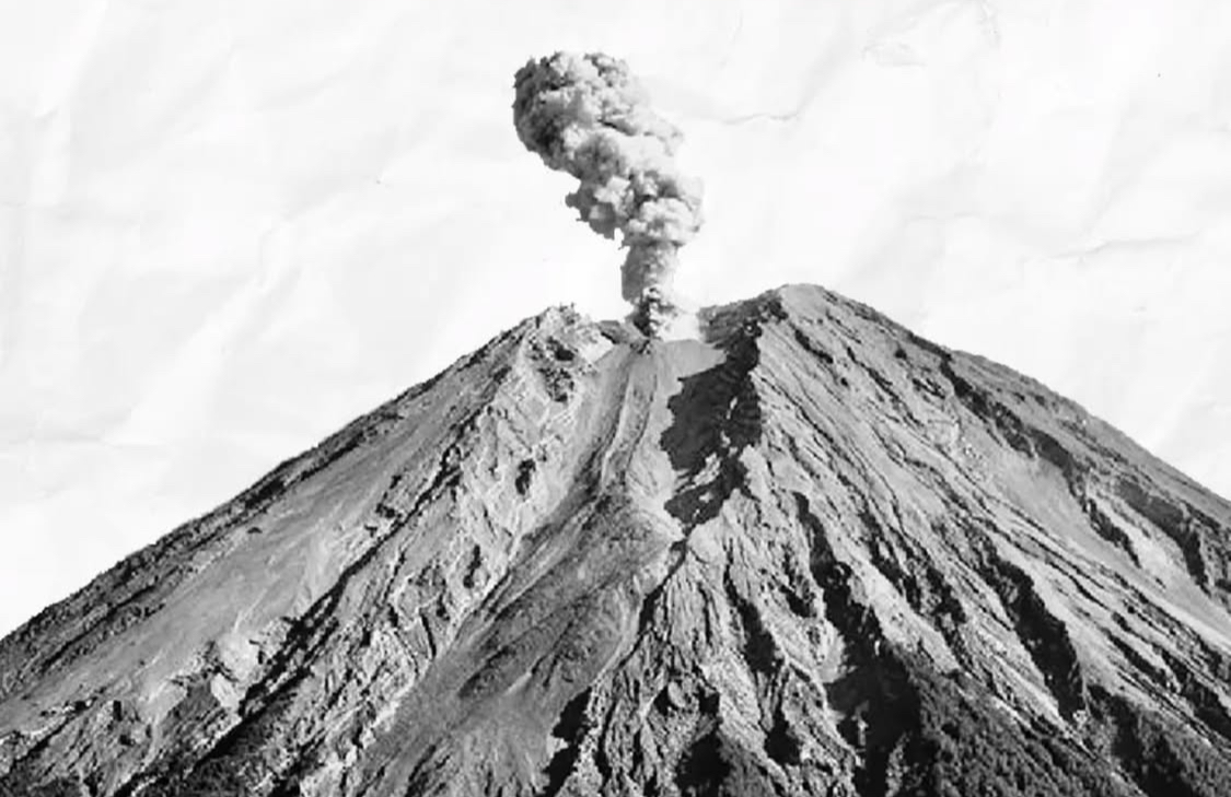 Gunung Semeru Meletus Pagi Ini: Kolom Abu Capai 1,2 Km, Waspadai Lahar Panas