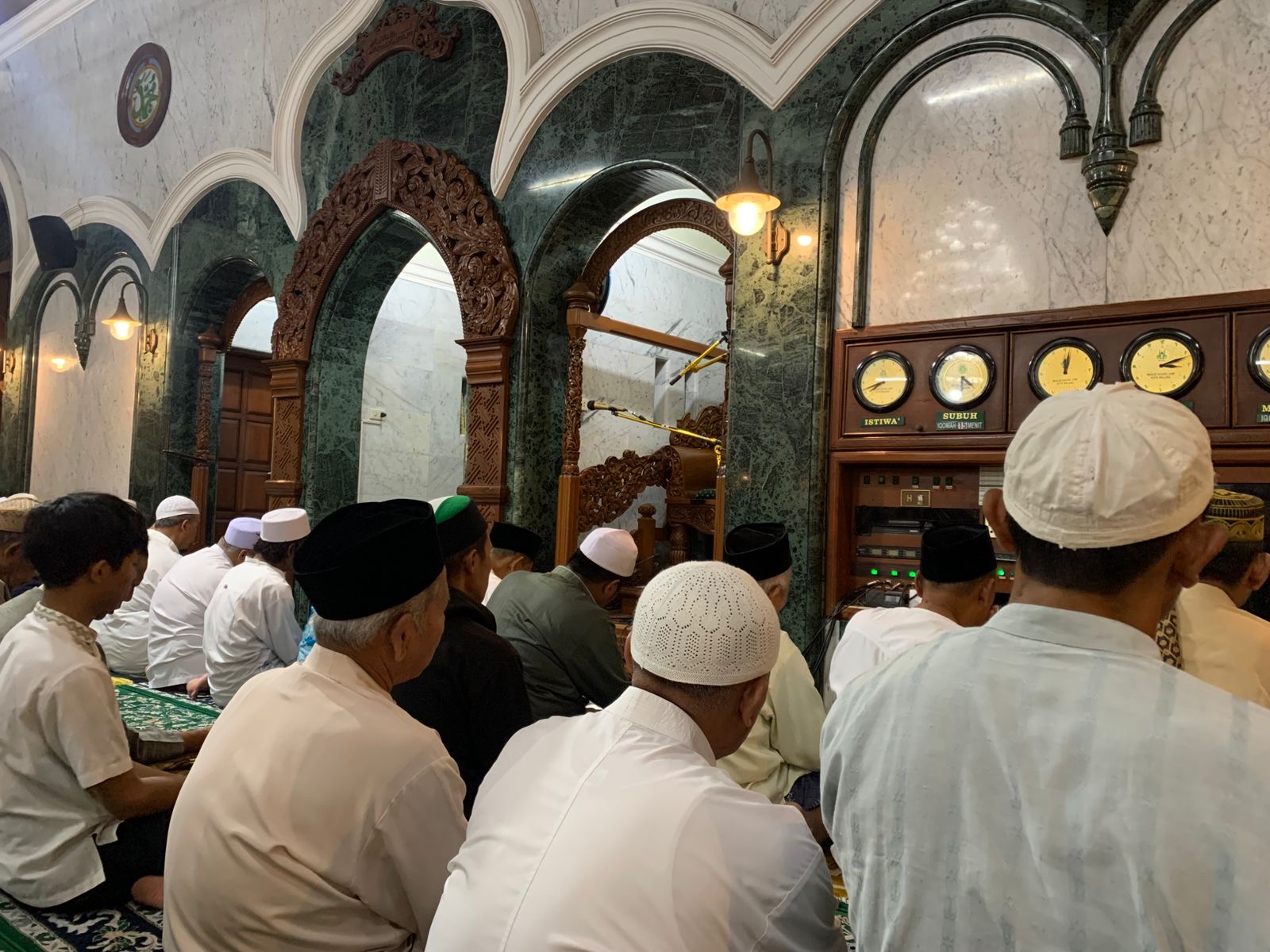 Tarawih Keempat Ramadan, Masjid Agung Jami’ Malang Dipadati Jemaah Luar Kota