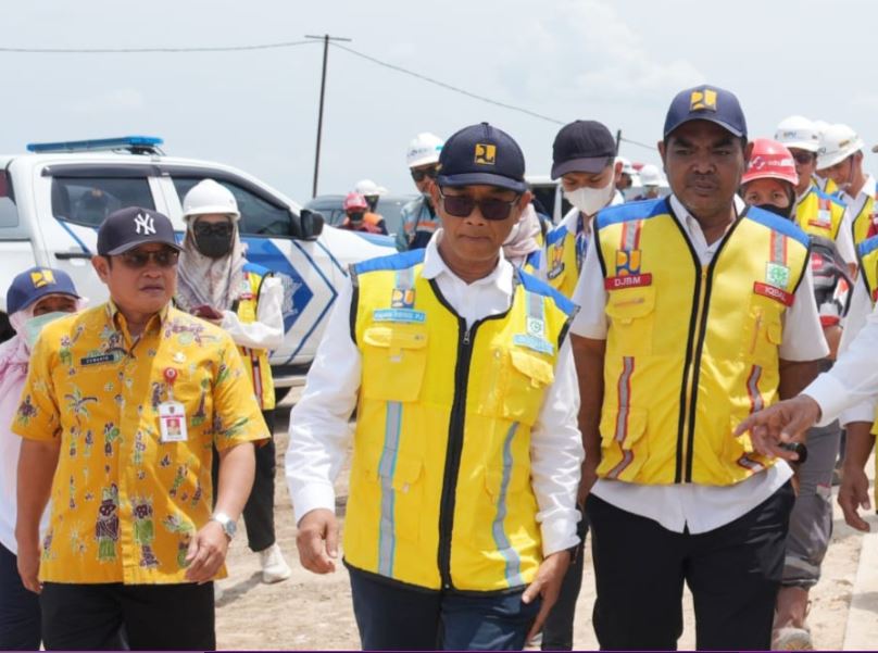 Menteri PU Tinjau Proyek Tol Semarang-Demak yang Juga Jadi Tanggul Banjir Rob
