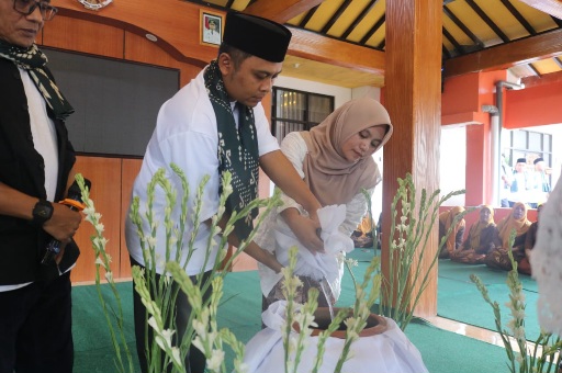 Warga Kelurahan Temas, Kota Batu, Gelar Ritual Pengambilan Sumber 
