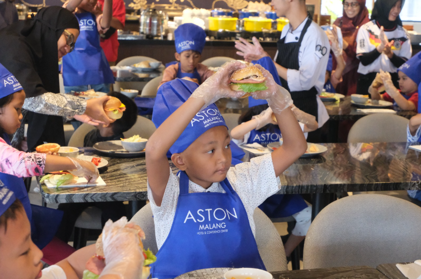 Sambut Hari Anak Nasional, Aston Malang Gelar Burger & Splash Kids Cooking Class Edisi Kedua