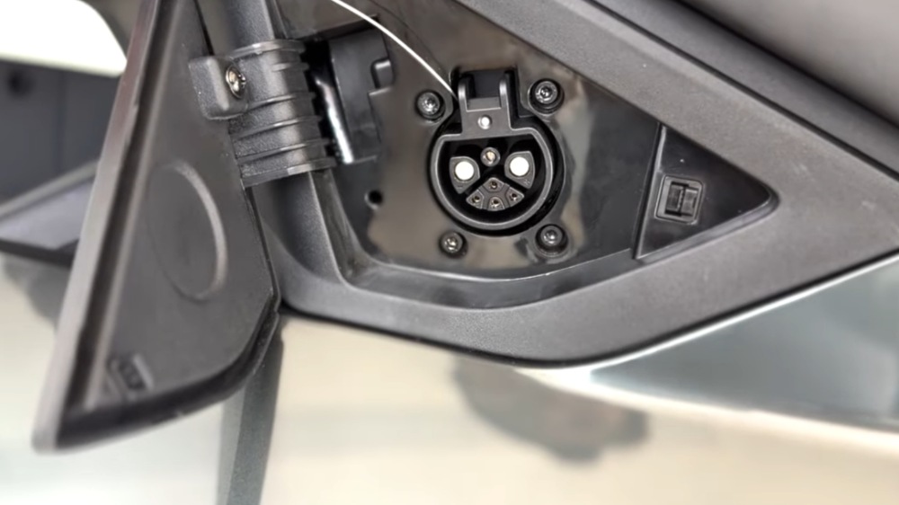 Omoway Omo X Hadir: Motor Listrik “Smart Device” dengan Fitur HP, OTA Update, dan Charging Gratis