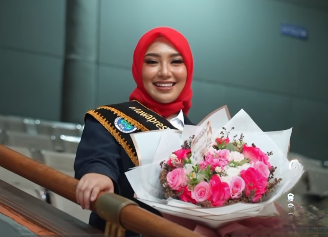 Ersya Juara Lagi, Berkat Inovasi Jamu Plus Puluhan Prestasi Lain, Dinobatkan jadi Mahasiswa Berprestasi UM