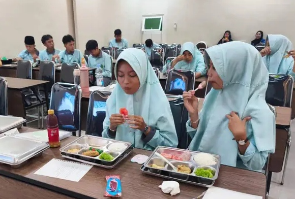 Wali Kota Batu: Siswa Boleh Tolak MBG Basi, Guru Tidak Boleh Memaksa