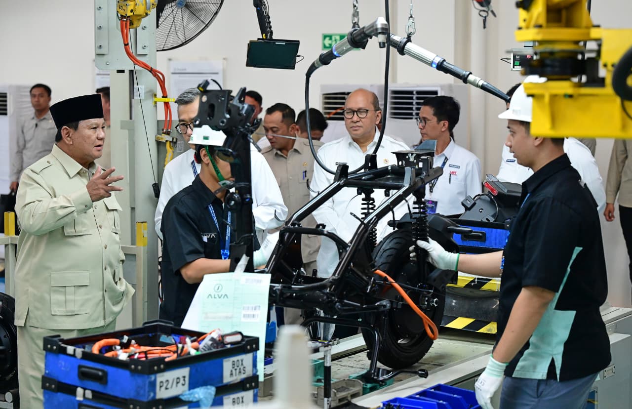 Prabowo Targetkan Produksi 2 Juta Motor Listrik, Bunga Cicilan Bakal Diturunkan