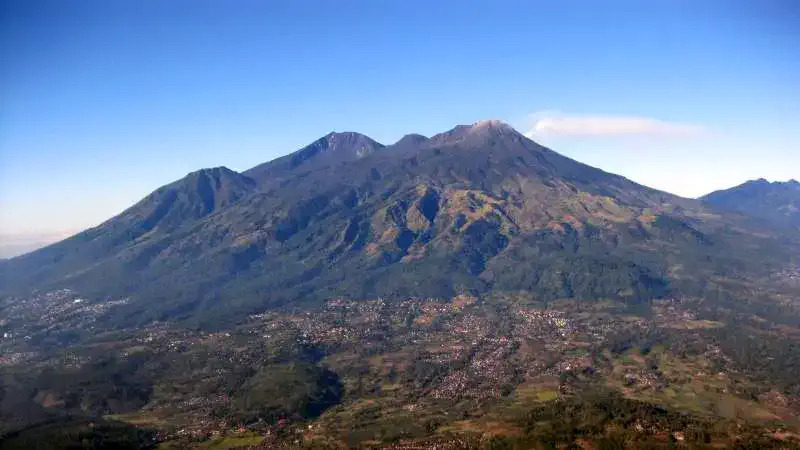 Cuaca Gunung dan Perairan Malang 29 September: Arjuno-Welirang Hujan Rintik, Gelombang 2,5 Meter