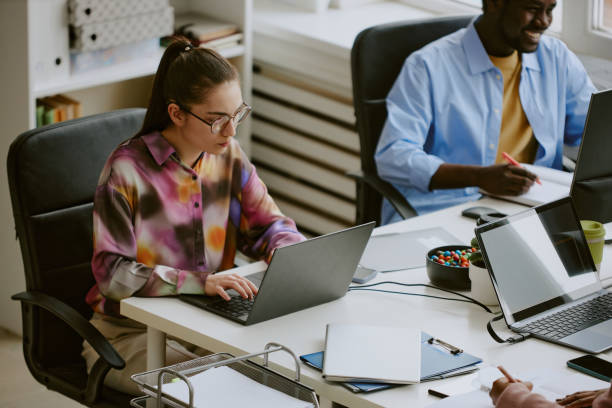 Lebih dari Sekadar Bosan: Gen Z Pindah Kerja demi Keseimbangan Hidup dan Arah Karier Lebih Jelas