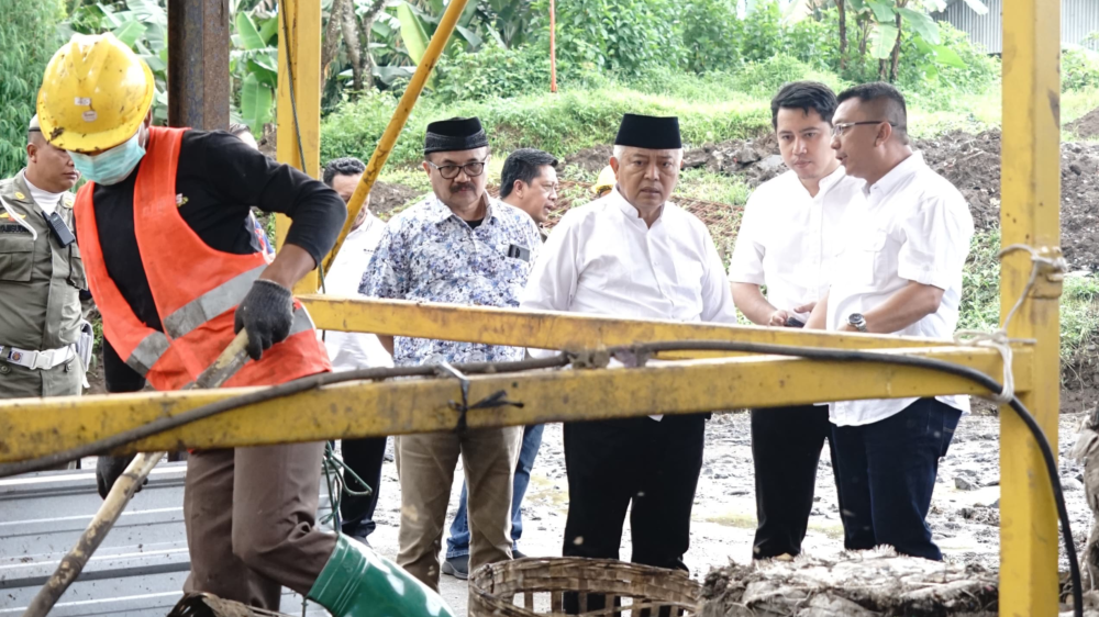 Metode Baru Pengelolaan Sampah Hasilkan Rp800 Juta, Bupati Malang Tinjau Langsung TPA Paras