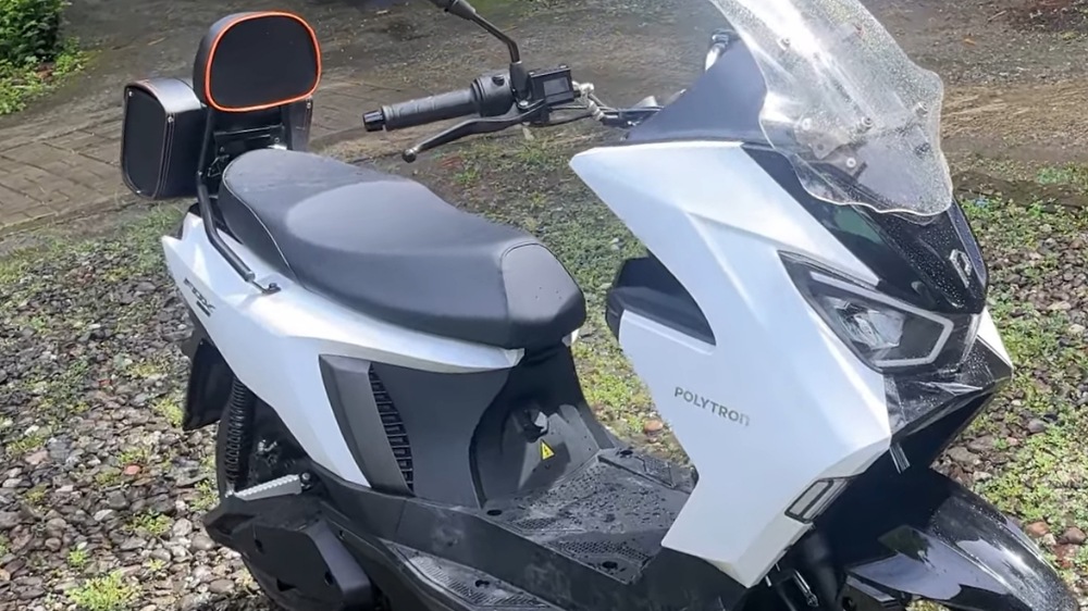 Modifikasi Polytron Fox 350 Makin Fungsional, Pakai Visor X-ADV dan Sandaran Jok Custom