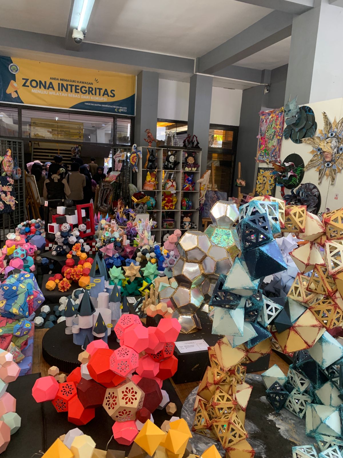 Giliran Karya Kreatif dan Inovatif Ditampilkan UM. Wujudnya Pameran Navastra X Designoholic 12.0.  