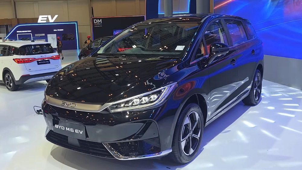 BYD M6 EV CKD Bisa Muat 7 Penumpang, Kursi Belakang Fleksibel