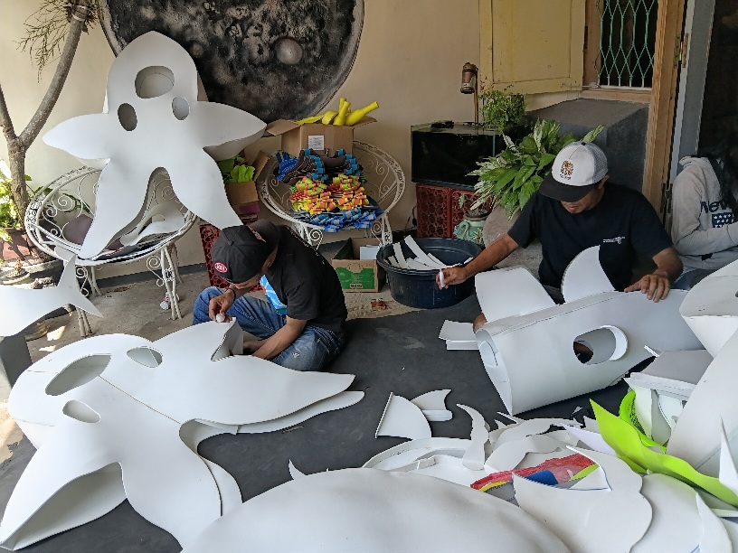Tio, Perajin Kostum Karnaval 3D Kota Batu Kebanjiran Pesanan Jelang HUT RI, Libatkan Warga Desa