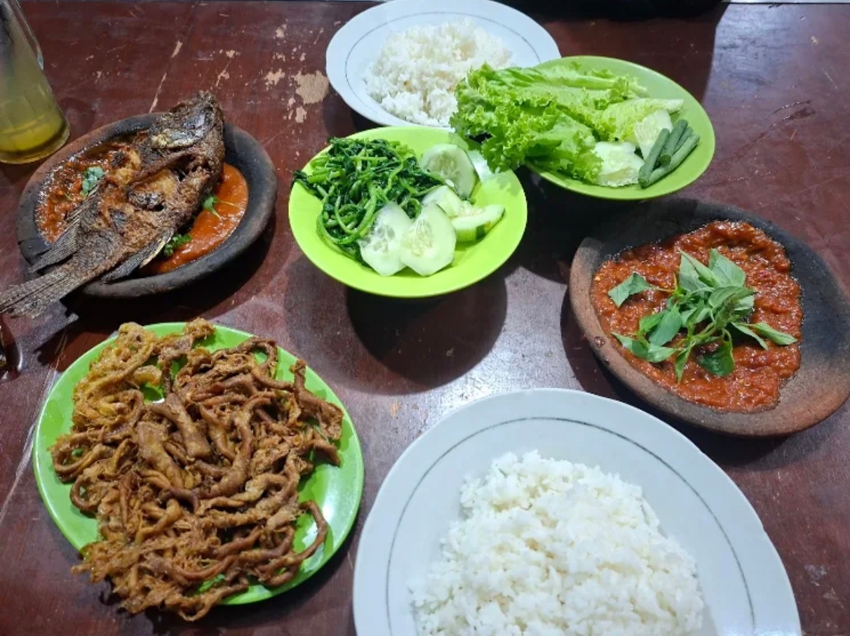 5 Warung Lalapan Legendaris di Kota Batu, Ada yang Buka hingga Tengah Malam