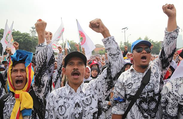 Hari Guru Nasional 2025: Ironi Perjuangan Guru Honorer dan Krisis Tenaga Pendidik di Malang Raya