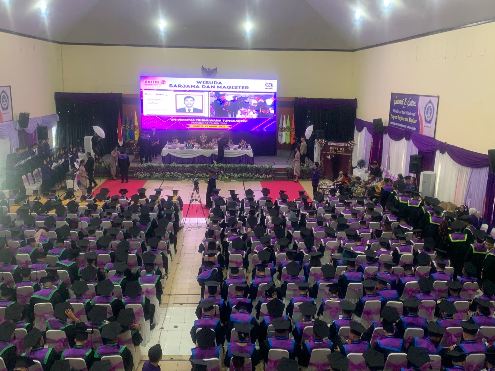 UNITRI Kukuhkan 400 Wisudawan, Sudah Dilengkapi Sertifikasi Kompetensi 