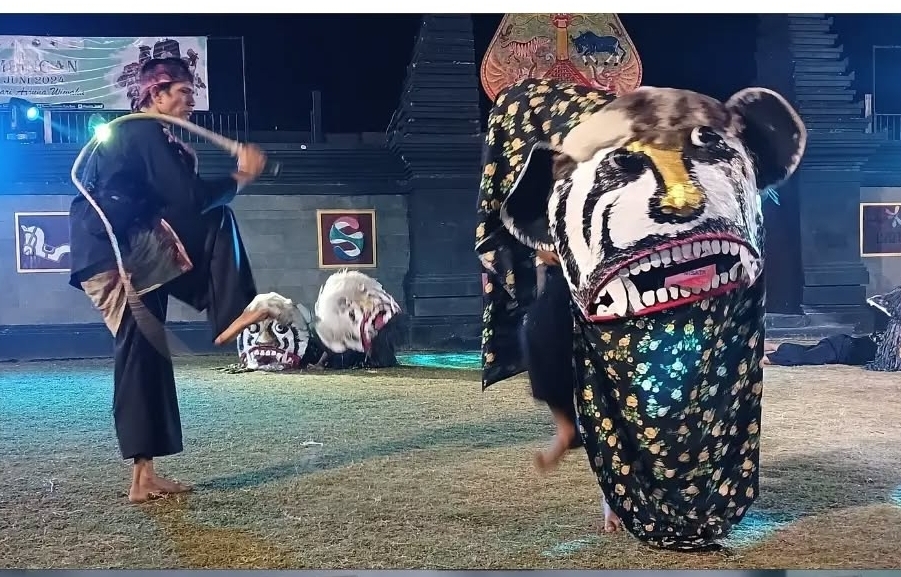 Kota Batu Tampilkan Gumbingan dan Bantengan di Karnaval Budaya APEKSi di Surabaya