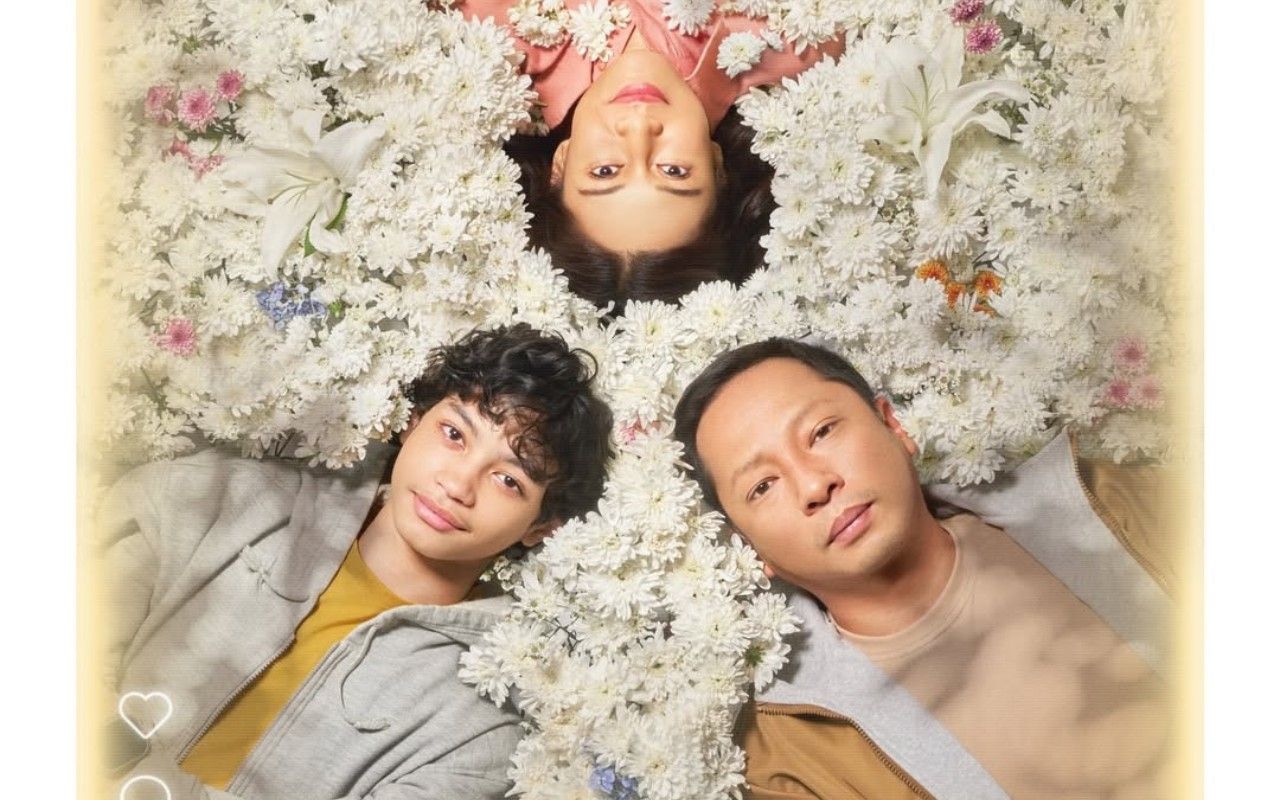 Tayang Mulai Hari Ini, 'Esok Tanpa Ibu' Bawa Dian Sastro Jadi Sosok Bunda Versi AI