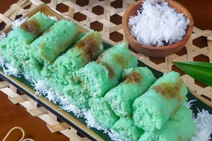 Kue Putu dan Dadar Gulung  Temani Rendang Masuk 10 Besar Makanan Berbasis Kelapa Terbaik se-Asia 